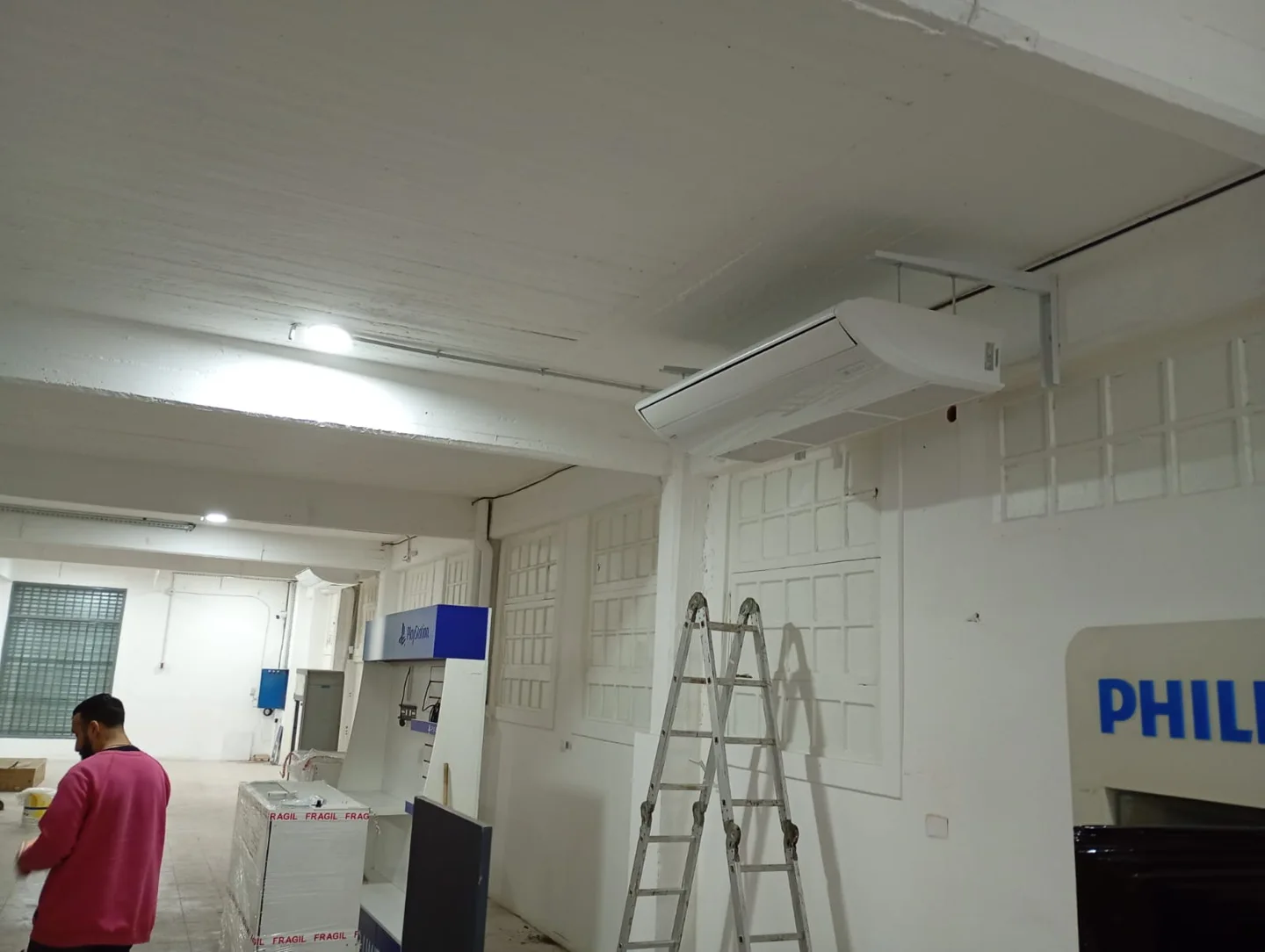 Instalación de iluminación en un local